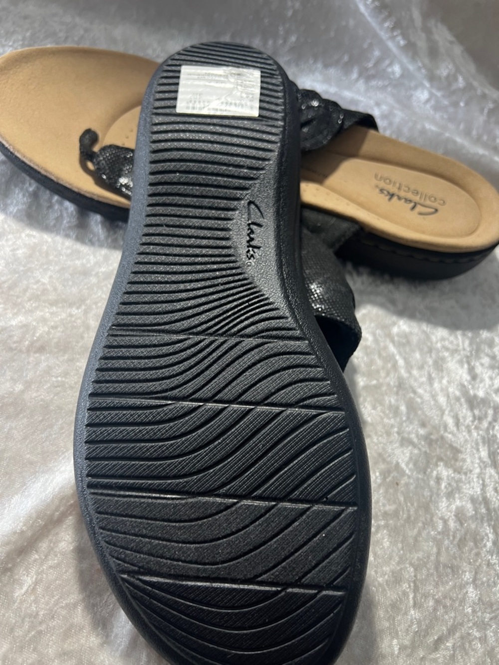 Clarks Black Knot Toe-Post Sandal - Picture 9 of 10